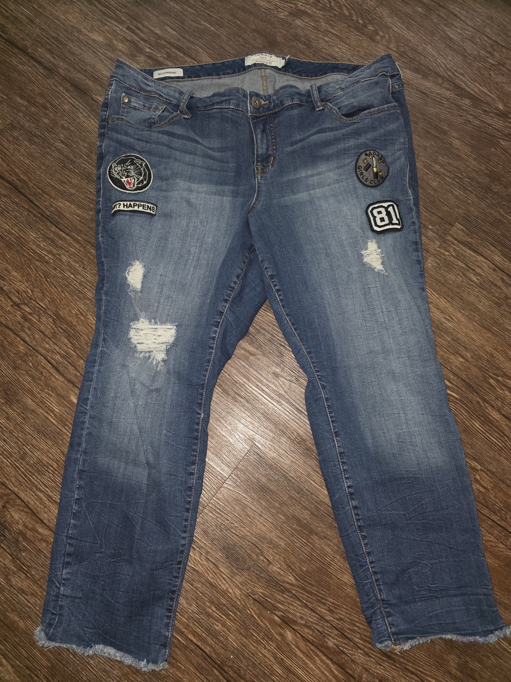 Mid Wash Distressed Women’s Boyfriend Jeans with Patch Details